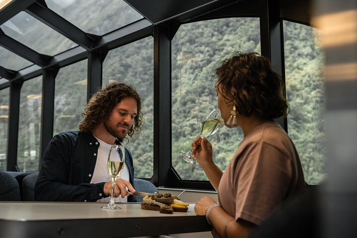 Premium Milford Sound Cruise Including Lunch - Photo 1 of 10